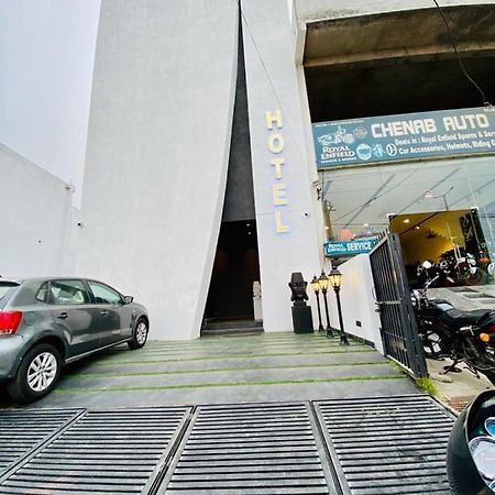Madhav'S Lap Of Luxury Hotel Moradabad Exterior photo