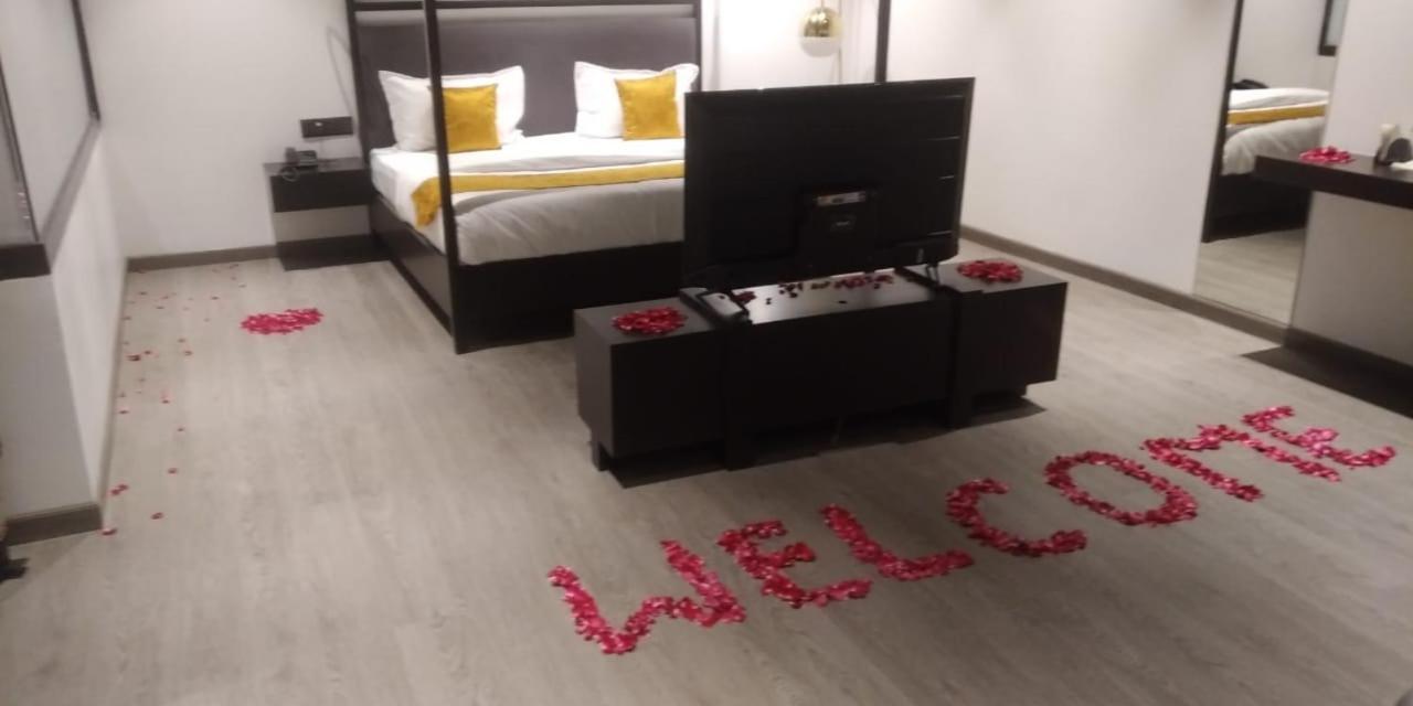 Madhav'S Lap Of Luxury Hotel Moradabad Exterior photo