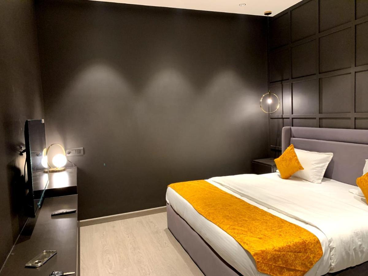Madhav'S Lap Of Luxury Hotel Moradabad Exterior photo
